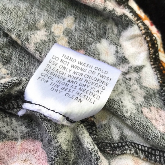 Pink Rose Black Floral Blouse Elastic Neckline Keyhole Tie Sleeves Rounded Hem M - Picture 13 of 13